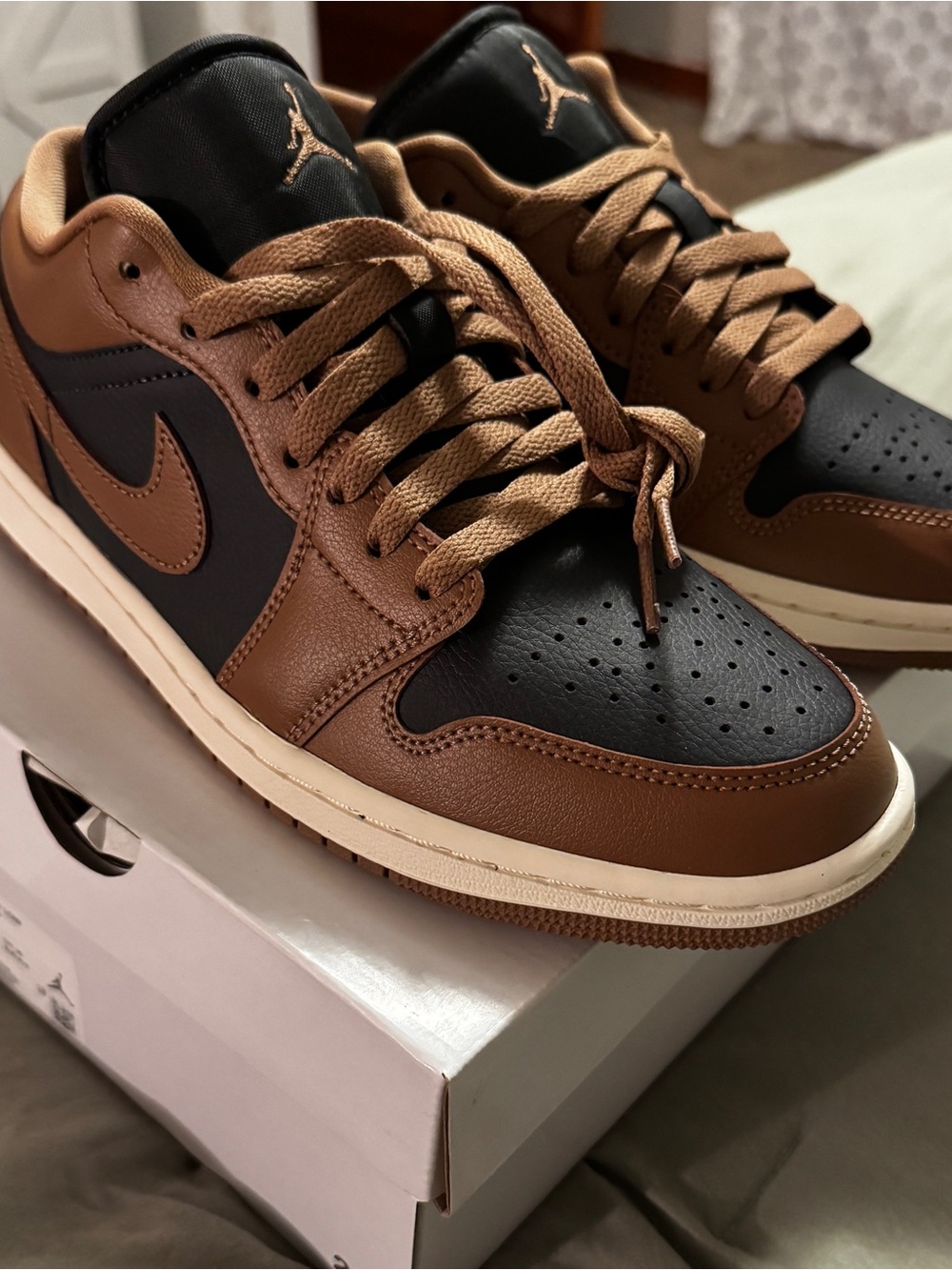 Nike Low-Top Sneaker in Brown and Black - Picture 1 of 8